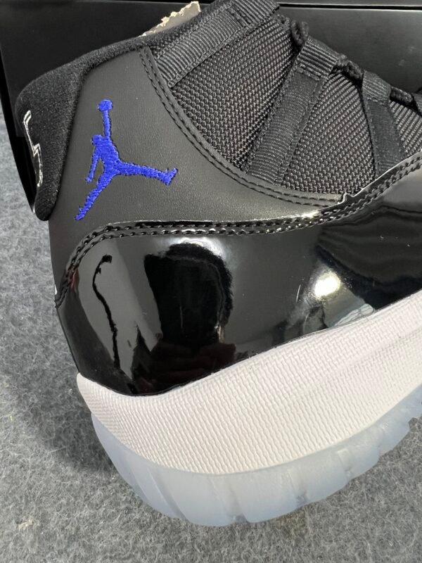 Jordan 11 Retro Space Jam (2016)