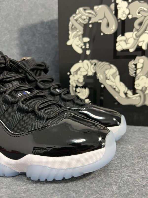 Jordan 11 Retro Space Jam (2016)