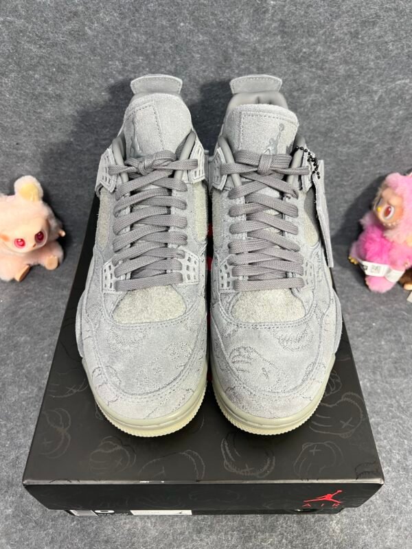 Jordan 4 Retro Kaws