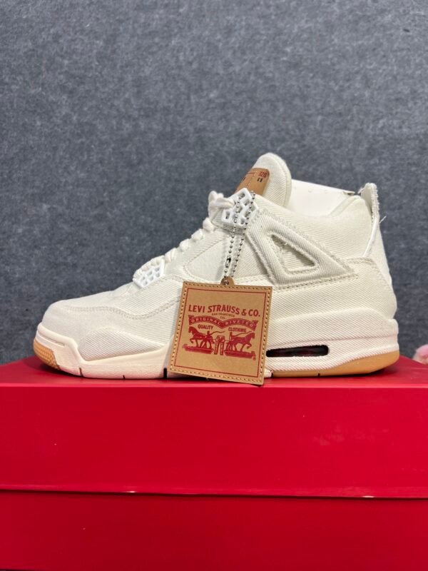 Jordan 4 Retro Levi’s White (Levi’s Tag)