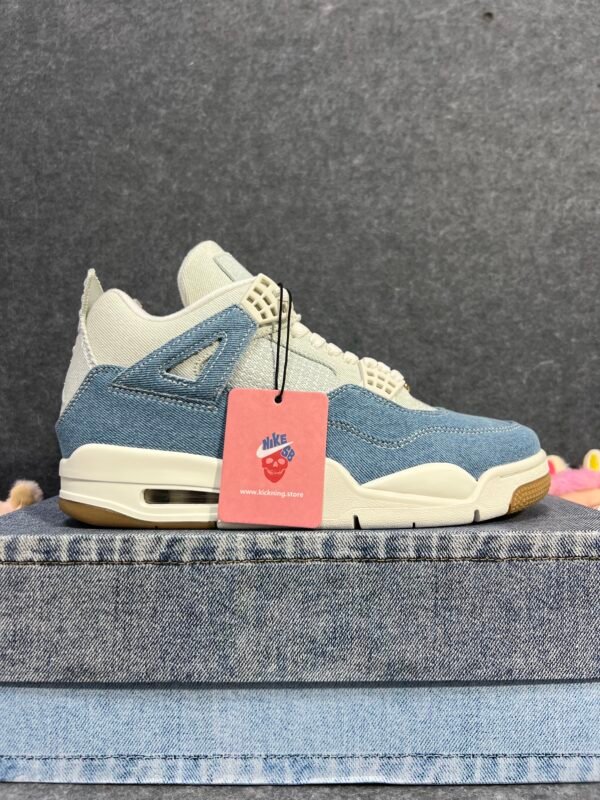 Air Jordan 4