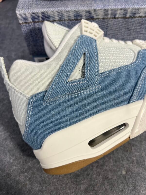 Air Jordan 4