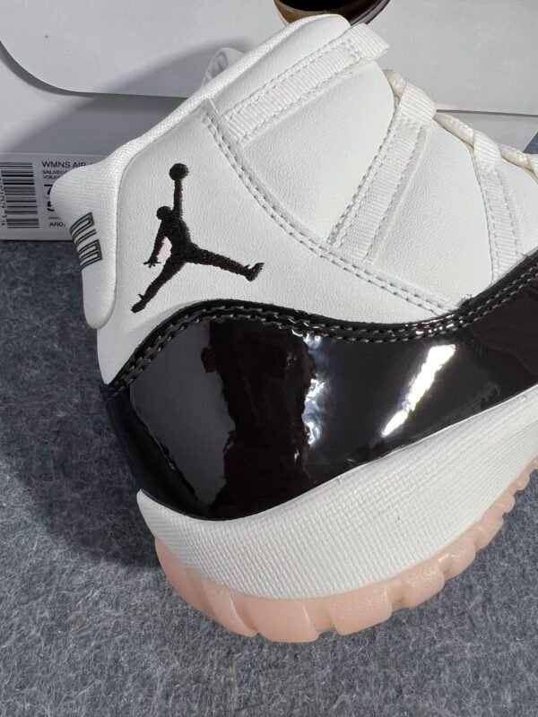 Jordan 11 Retro Neapolitan