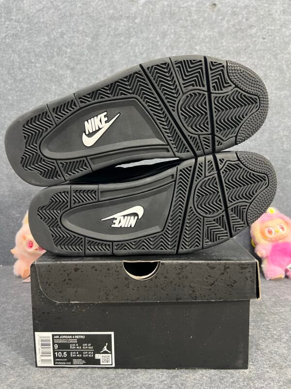 Jordan 4 Retro Black Cat (2025)