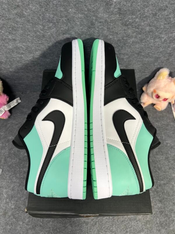 Jordan 1 Low Green Glow