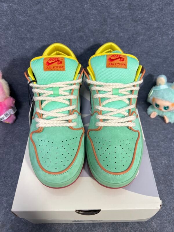 Nike SB Dunk Low Rodeo Tourmaline