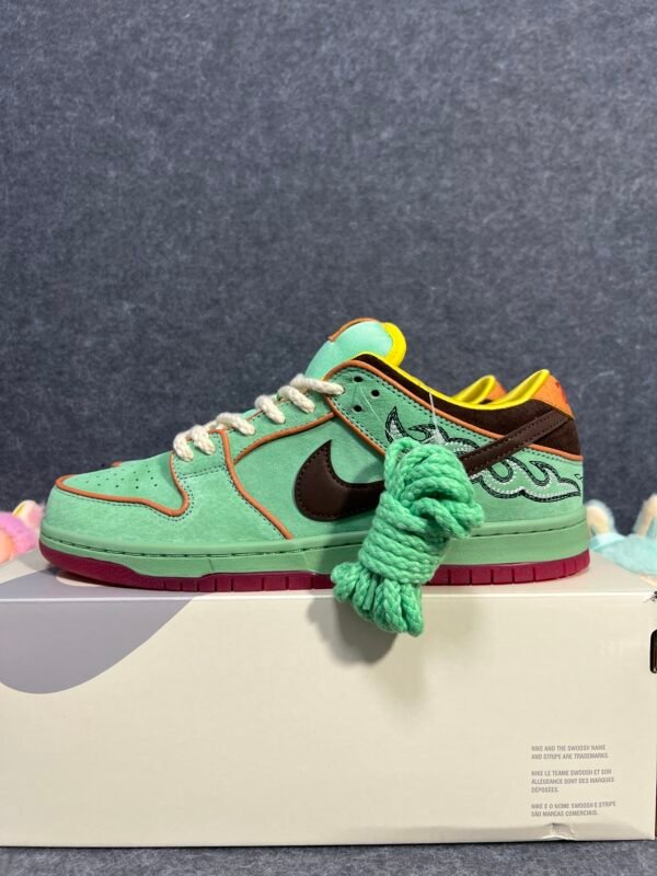 Nike SB Dunk Low Rodeo Tourmaline