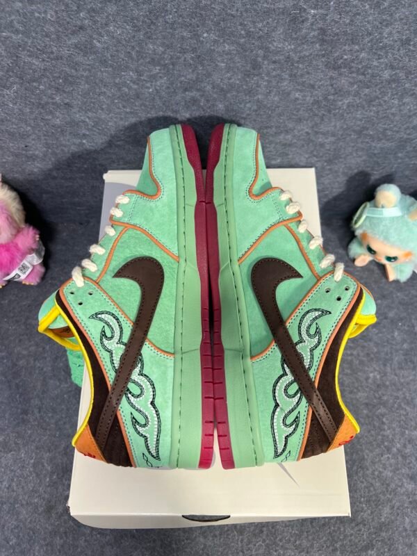 Nike SB Dunk Low Rodeo Tourmaline