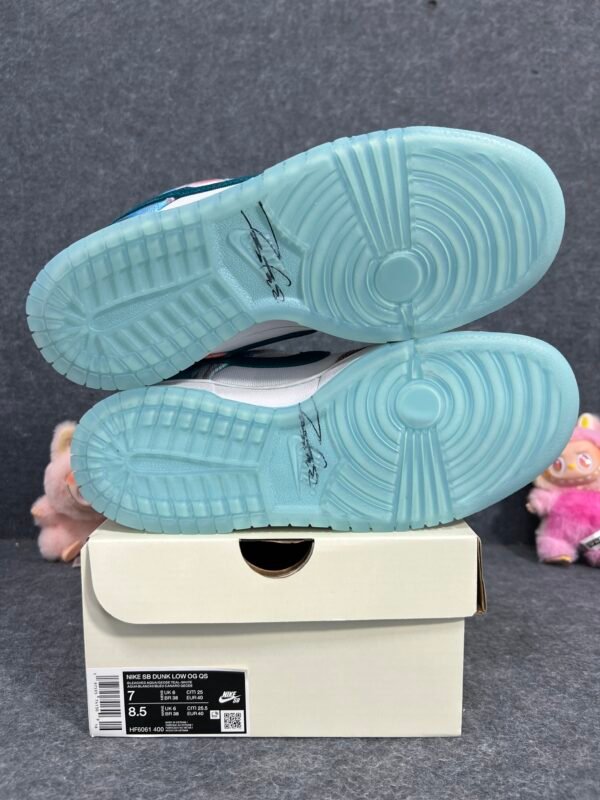Nike SB Dunk Low Futura Laboratories Bleached Aqua