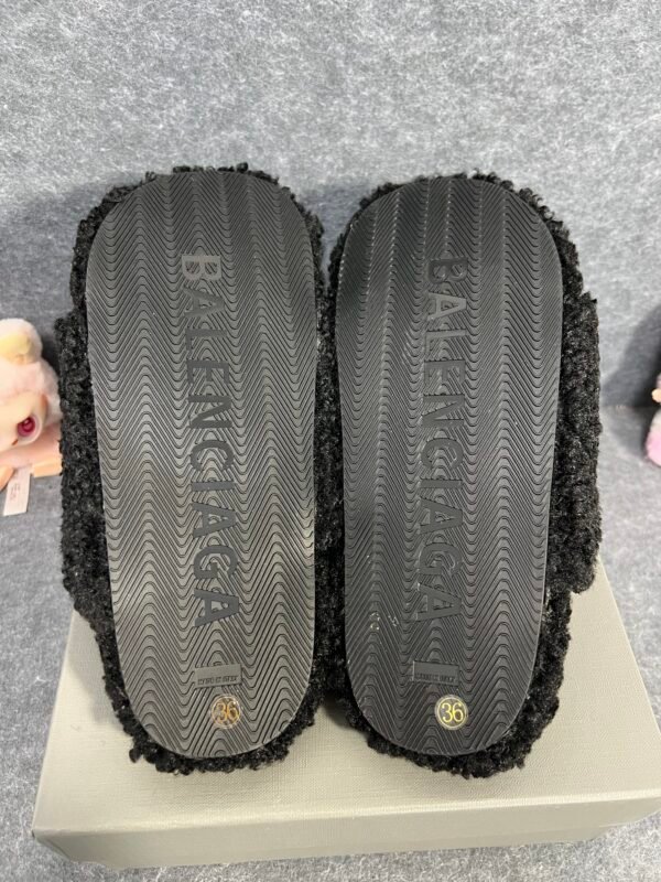Balenciaga Furry Slide Black White