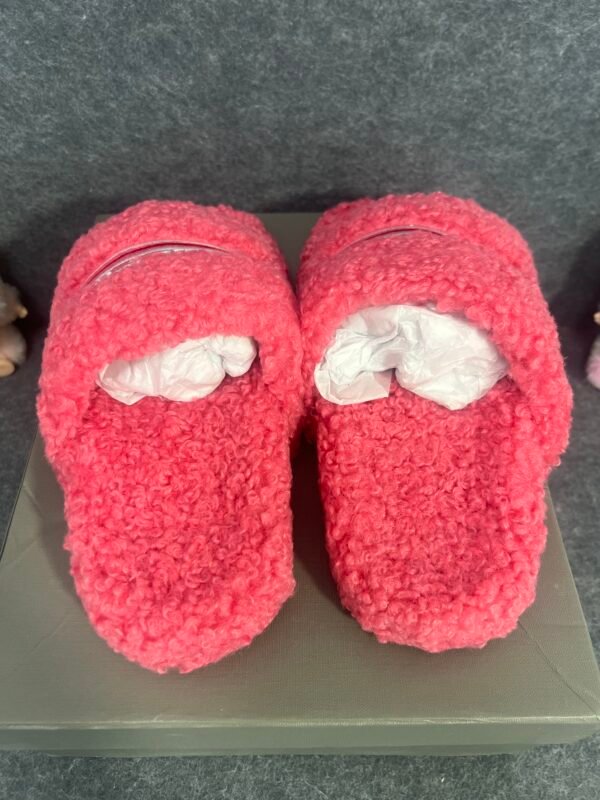 Balenciaga Furry Slide Pink