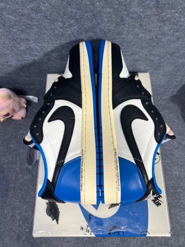 Jordan 1 Retro Low OG SP Fragment x Travis Scott