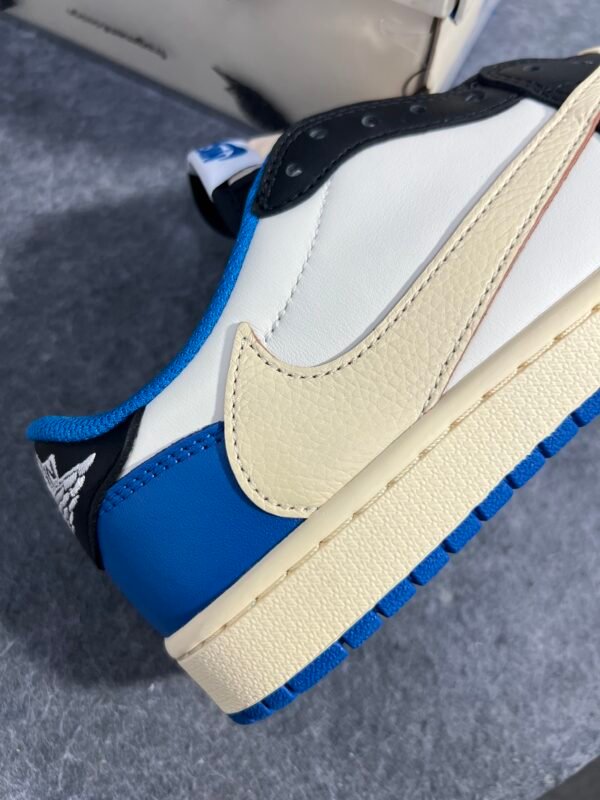 Jordan 1 Retro Low OG SP Fragment x Travis Scott