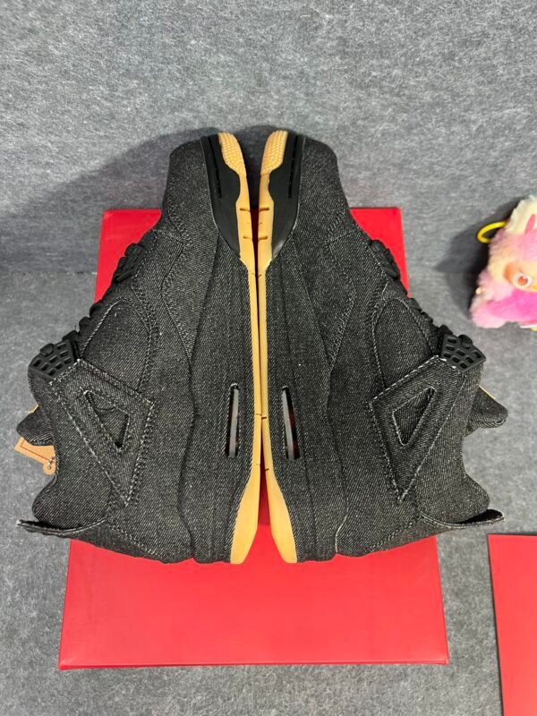 Jordan 4 Retro Levi’s Black