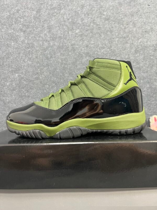 Jordan 11 Retro Green And Black