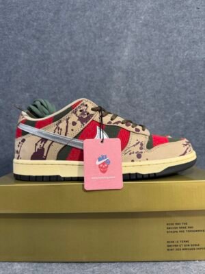 Nike SB Dunk Low Freddy Krueger
