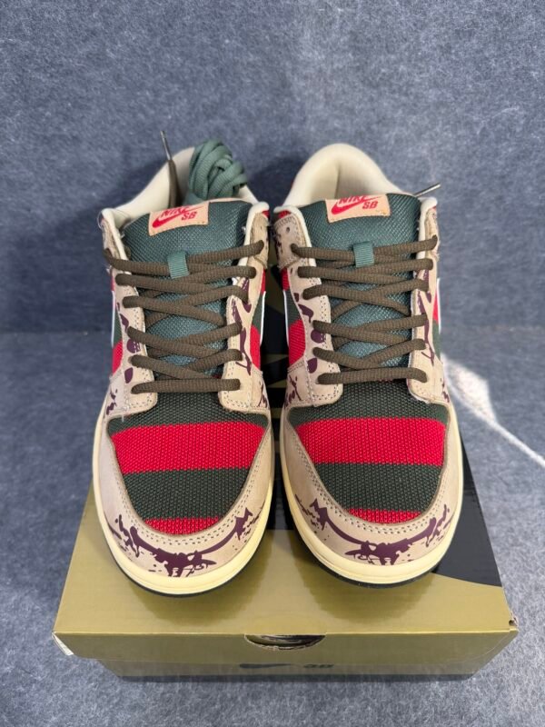 Nike SB Dunk Low Freddy Krueger