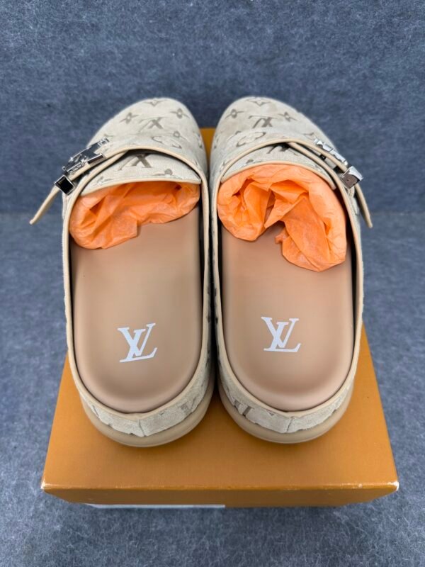 LOUIS VUITTON Easy