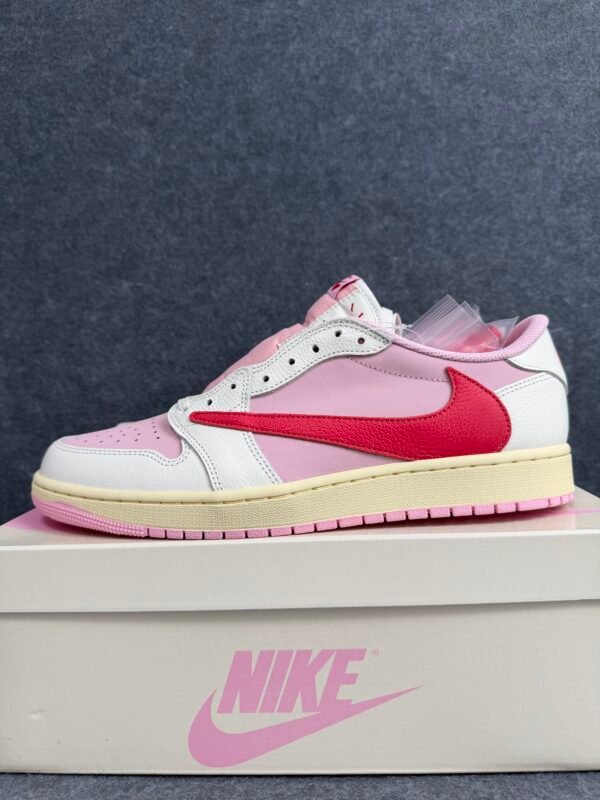 Jordan 1 Retro Low OG SP Travis Scott Pink