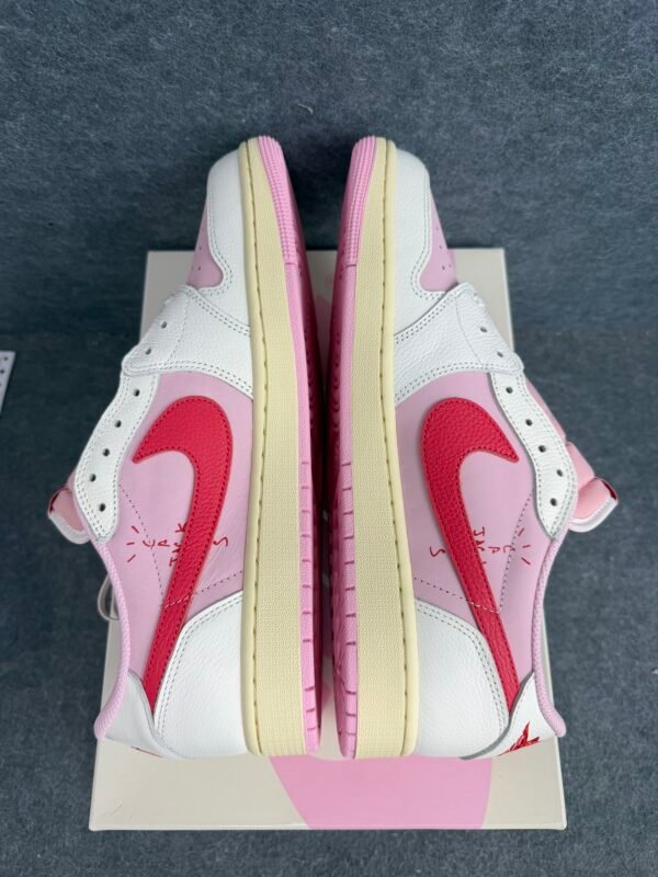 Jordan 1 Retro Low OG SP Travis Scott Pink