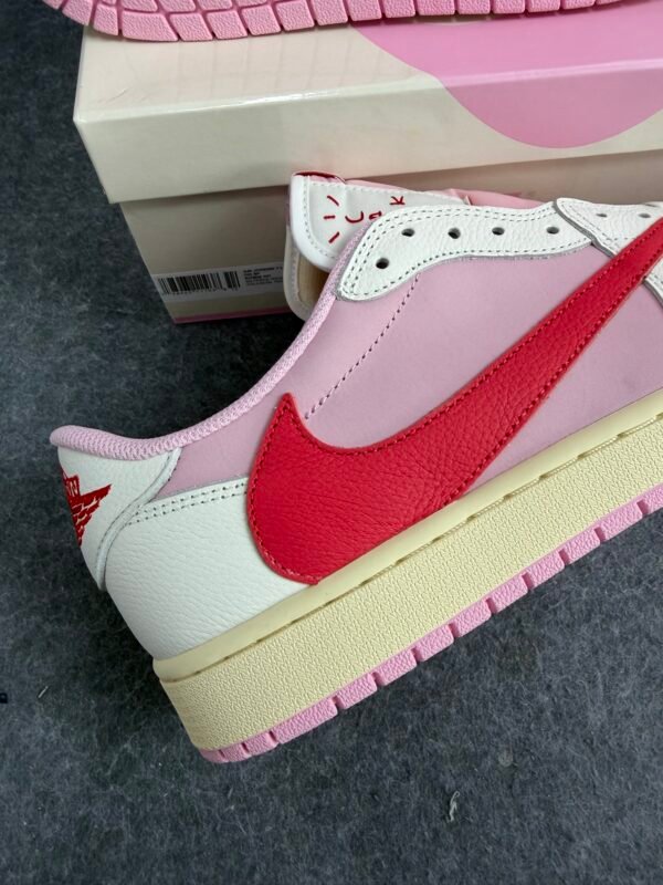 Jordan 1 Retro Low OG SP Travis Scott Pink