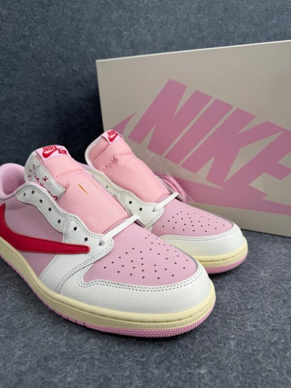 Jordan 1 Retro Low OG SP Travis Scott Pink