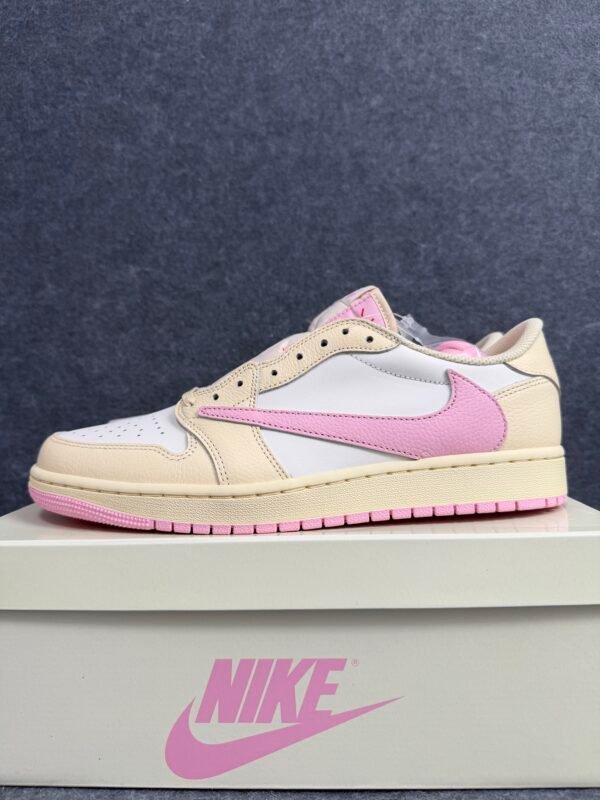 Jordan 1 Retro Low OG SP Travis Scott