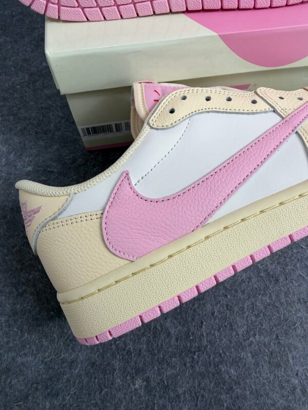 Jordan 1 Retro Low OG SP Travis Scott