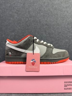 Nike SB Dunk Low Staple NYC Pigeon