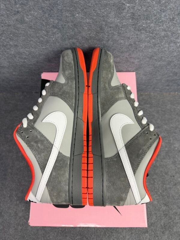 Nike SB Dunk Low Staple NYC Pigeon