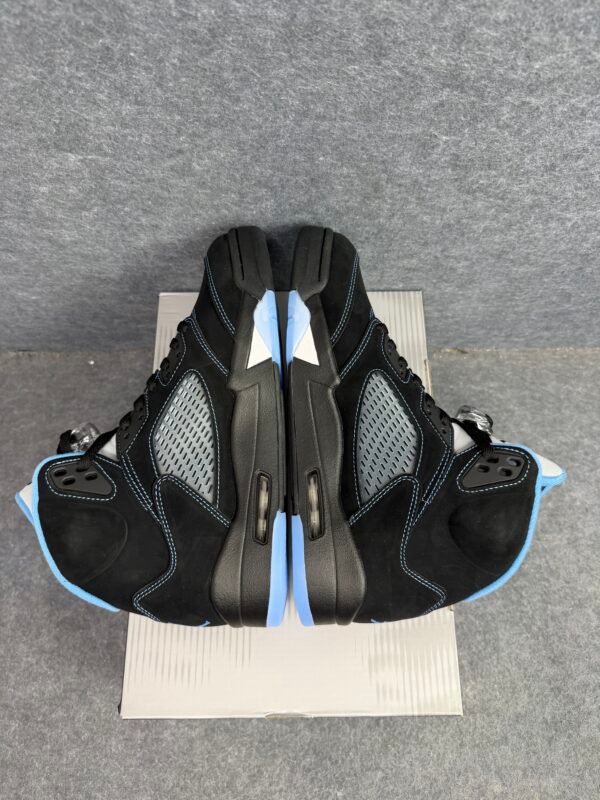 Jordan 5 Retro Black/University Blue