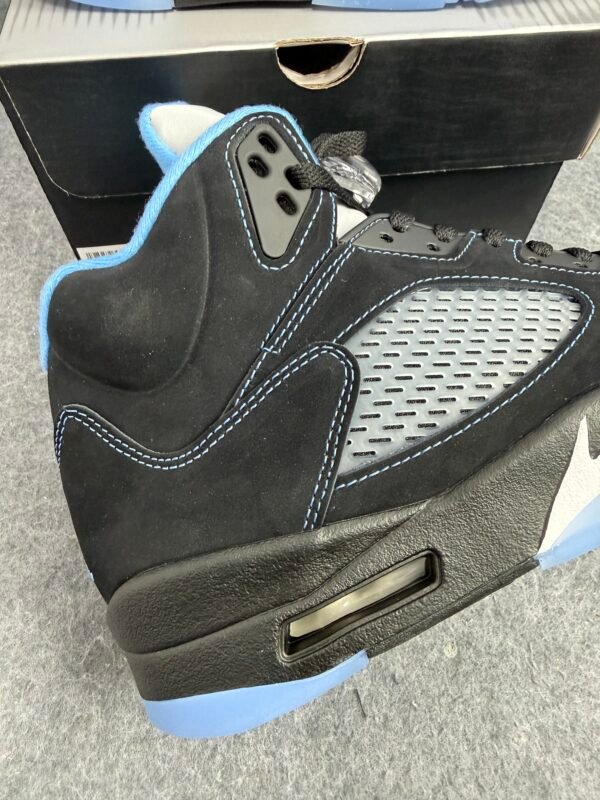 Jordan 5 Retro Black/University Blue