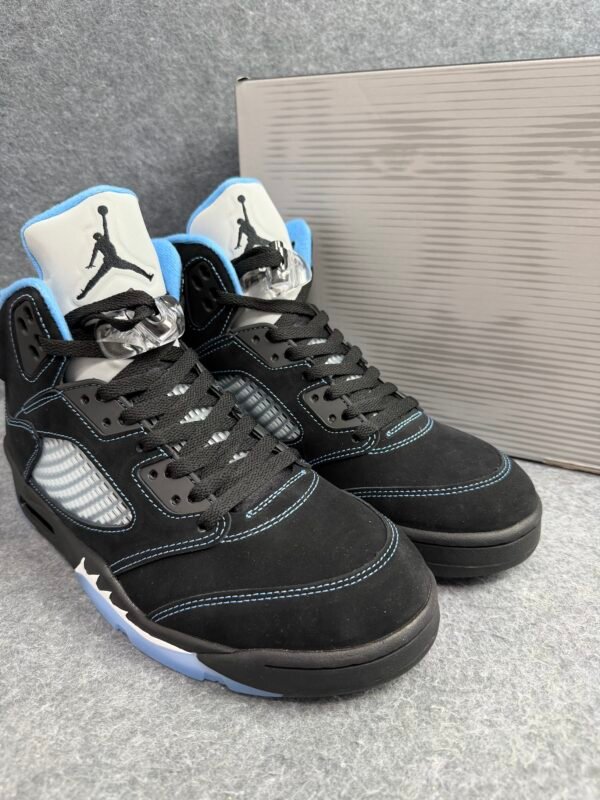 Jordan 5 Retro Black/University Blue
