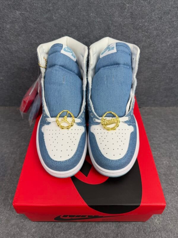 Air Jordan 1 Retro High OG ‘Denim’
