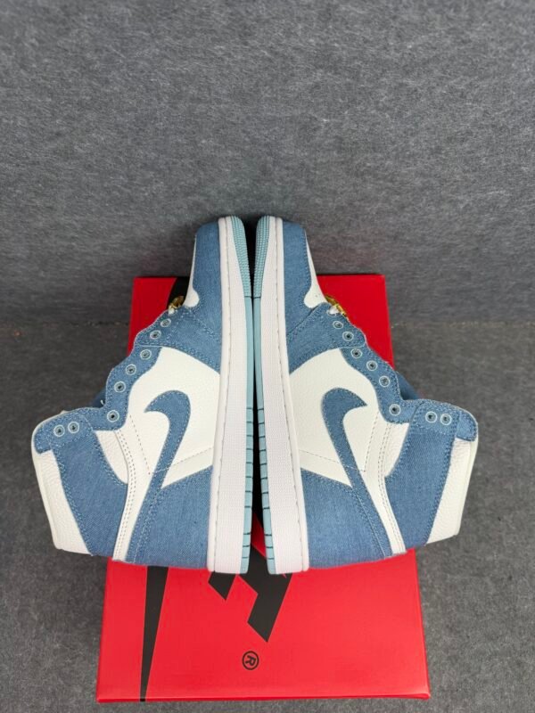 Air Jordan 1 Retro High OG ‘Denim’