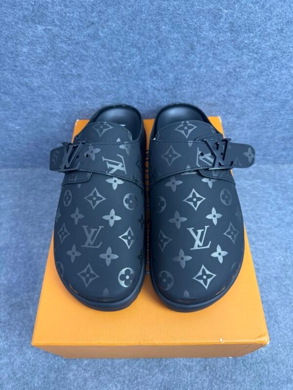 LOUIS VUITTON Easy