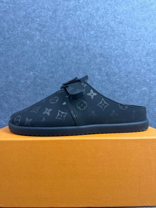 LOUIS VUITTON Easy