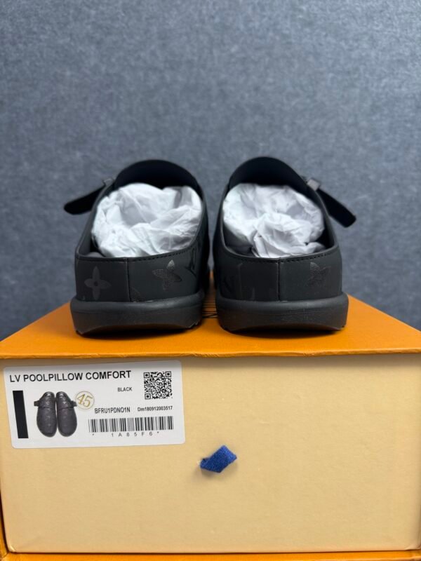 LOUIS VUITTON Easy