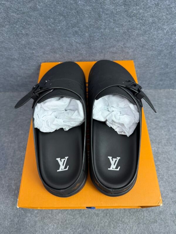 LOUIS VUITTON Easy