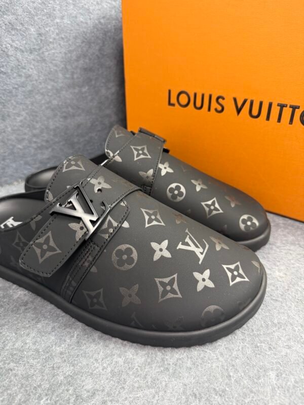 LOUIS VUITTON Easy