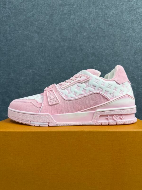 Louis Vuitton Trainer pink