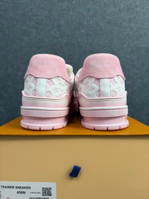 Louis Vuitton Trainer pink
