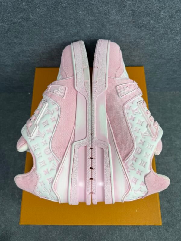 Louis Vuitton Trainer pink