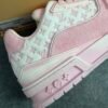 Louis Vuitton Trainer pink