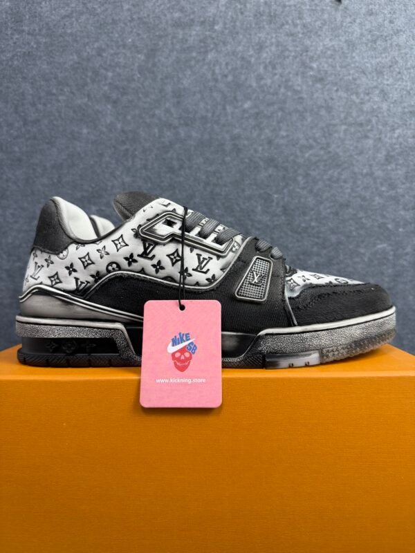 Louis Vuitton Trainer Black