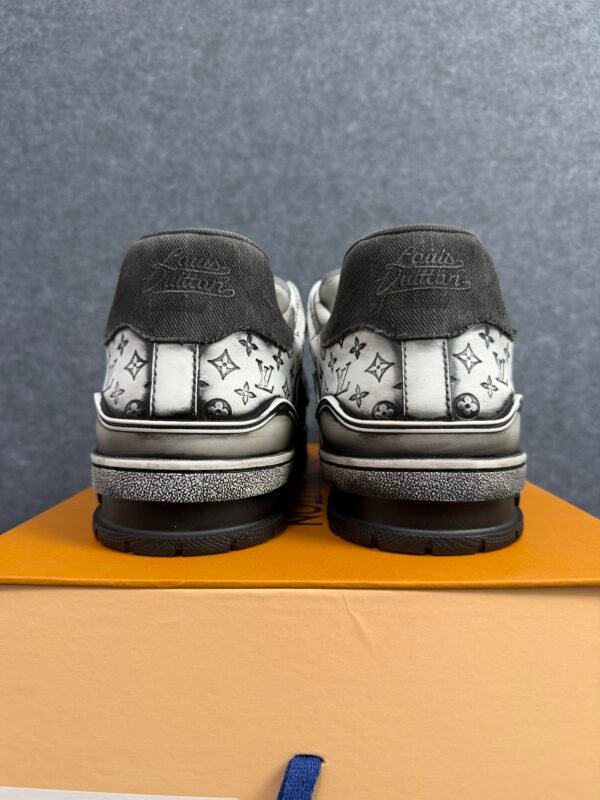 Louis Vuitton Trainer Black