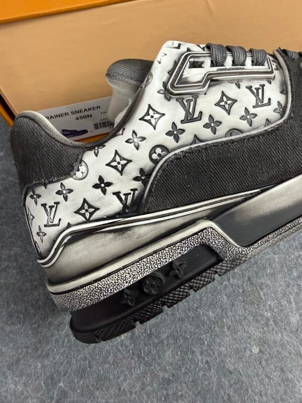 Louis Vuitton Trainer Black