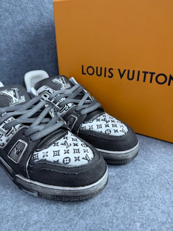 Louis Vuitton Trainer Black
